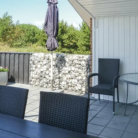 Four-bedroom Holiday With A Fireplace 04 Holiday home *