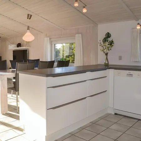Four-bedroom Holiday With A Fireplace 04