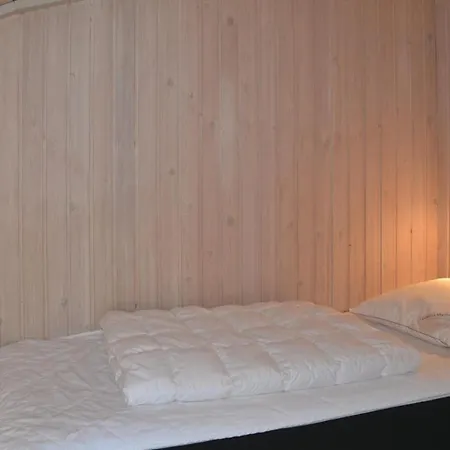 Four-bedroom Holiday With A Fireplace 04 Holiday home *